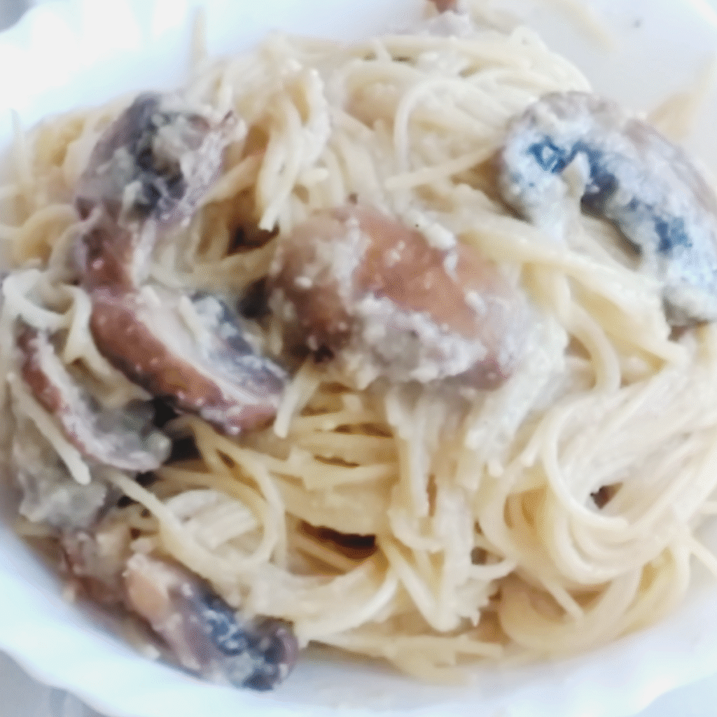 pasta cremosa con champiñones y nueces