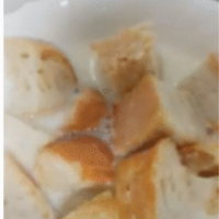 migas de pan remojadas en leche