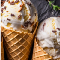 conos de helado de chocolate blanco