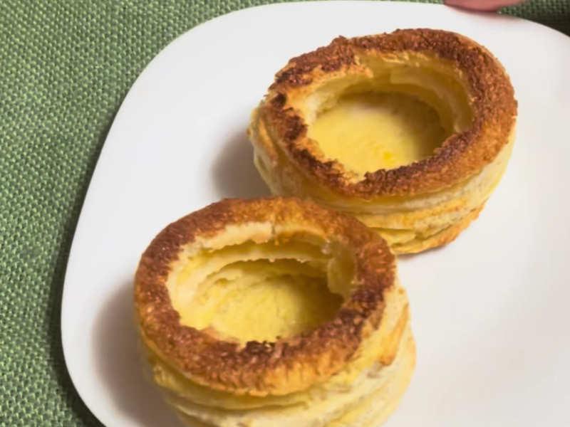 volovanes con pan bimbo en plato