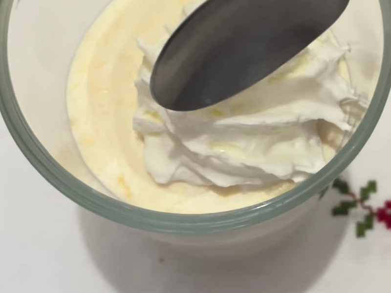 cucharada de mousse de nectarina