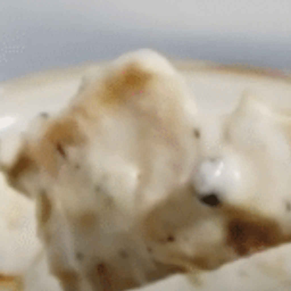 heura con salsa servida en un plato