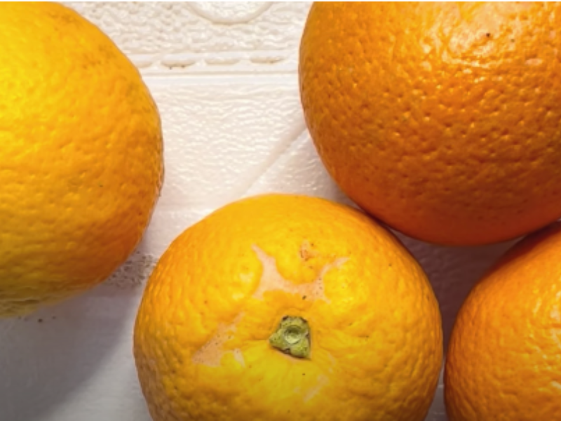 naranjas sobre la mesa vistas desde arriba