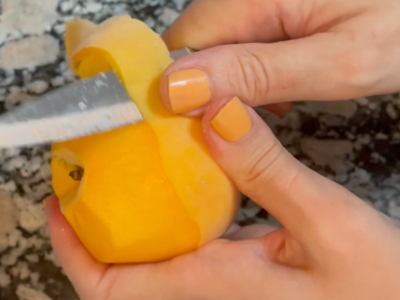 Se pela el melocotón