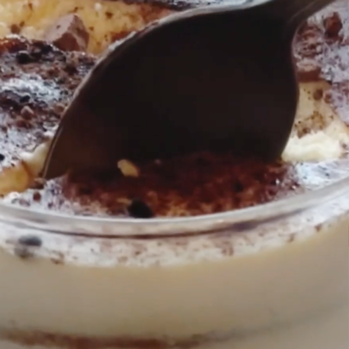 Tiramisú en vasitos: el postre italiano más irresistible y fácil que enamora a todos.