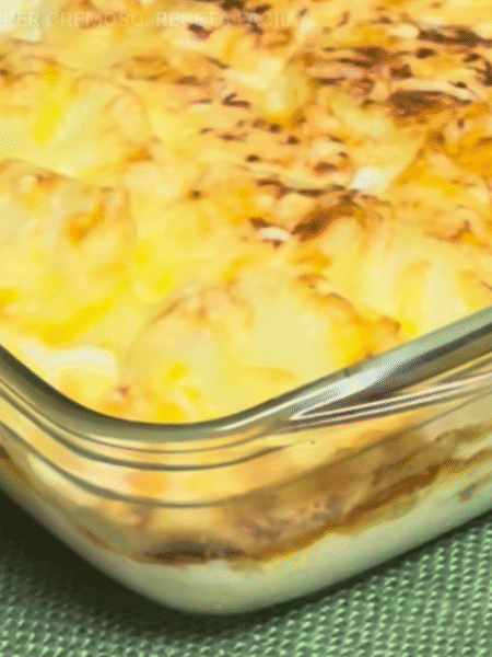 detalle de bandeja gratinado de patata y berenjena
