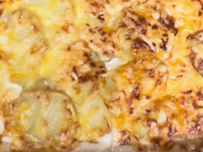 detalle de gratinado de patata y berenjena