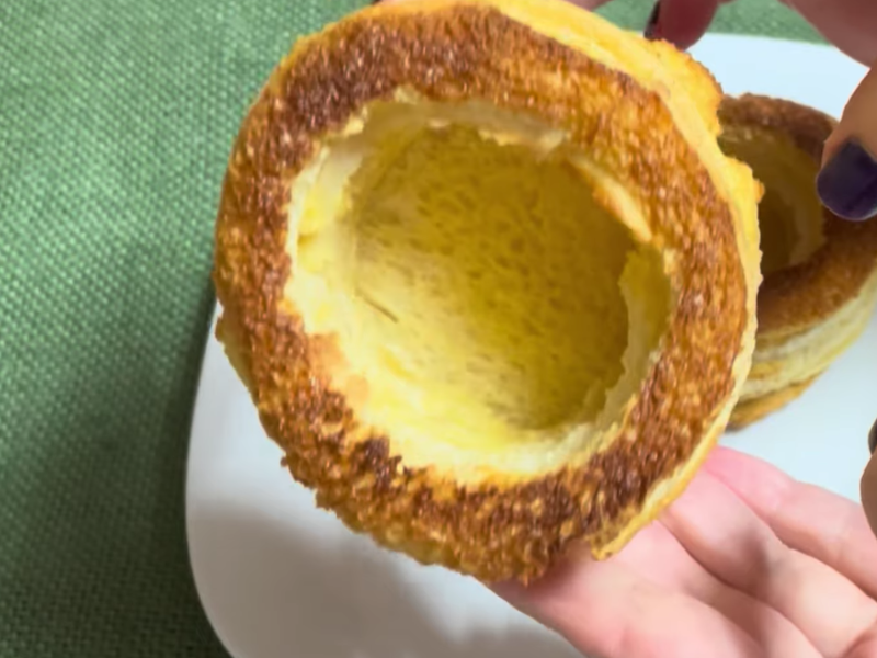 volovanes con pan de molde de cerca